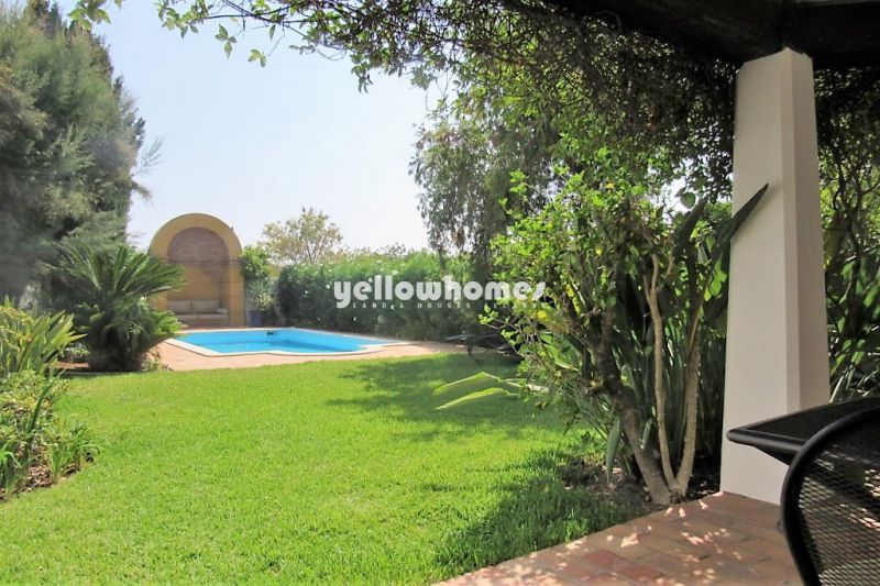 Moradia V3 encantadora com anexo e piscina privada perto da Guia